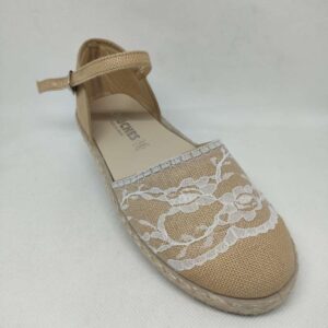 Mercedita Lino Beige Puntilla Blanca