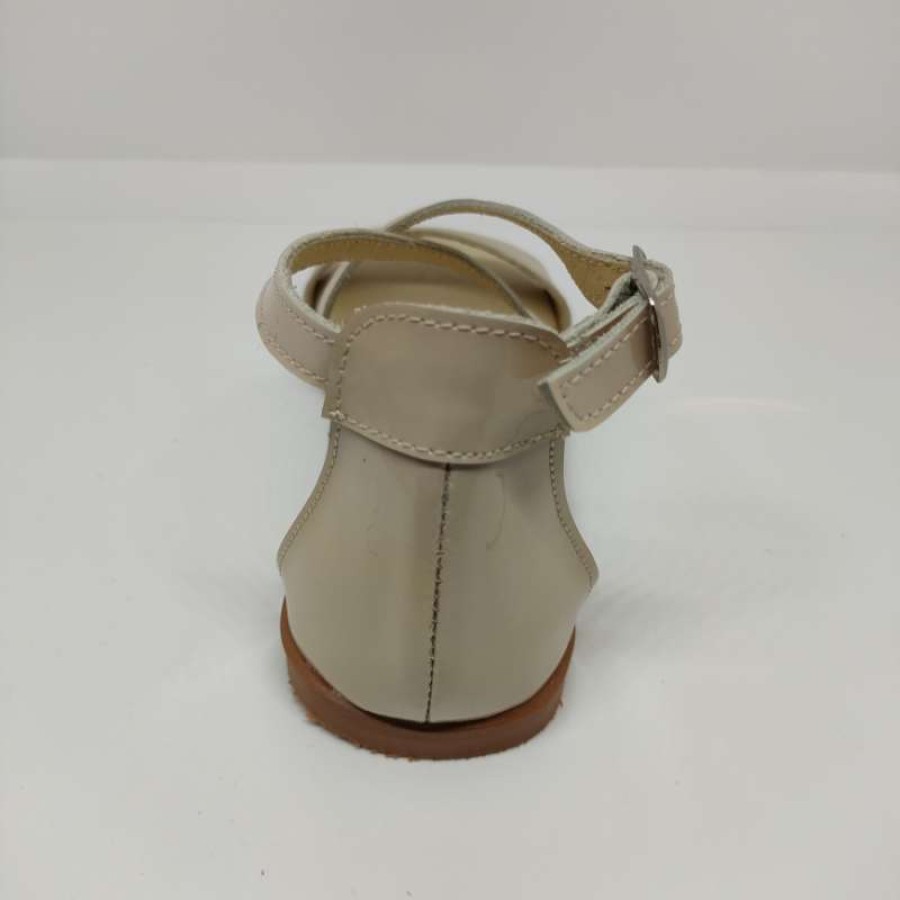 Sandalia Charol Beige Dorada Hebilla - Imagen 3