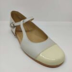 Mercedita Napa Charol Beige Hueco Lateral con Hebilla