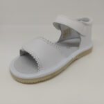 Sandalia Piel Blanca Velcro Ondulada