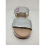 Sandalia Deportiva Piel Plata cierre Velcro.