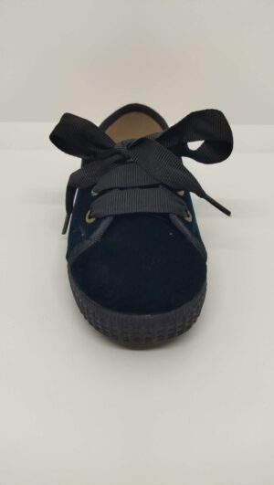 Zapatilla Tenis Terciopelo Negro Cordón. Batilas