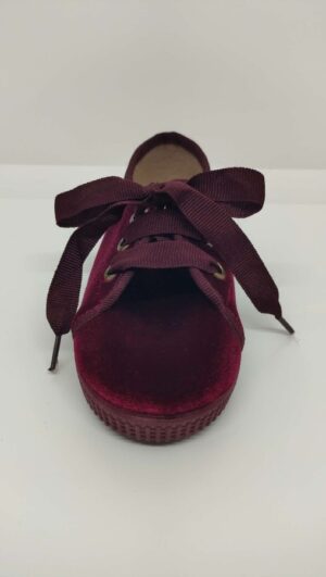 Zapatilla Tenis Terciopelo Burdeos Cordón