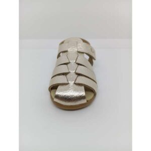 Sandalia Piel Dorada Respetuosa Puntera Velcro. Flexinens.