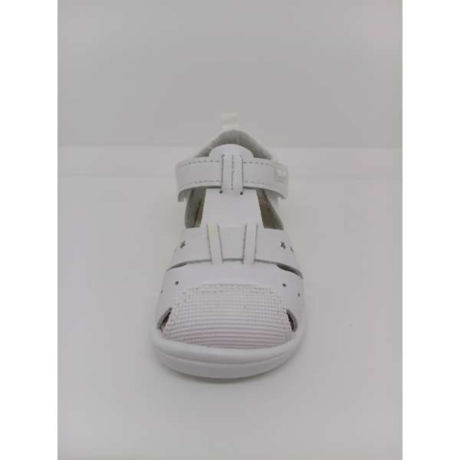 Sandalia Piel Blanca Estrellitas Puntera Reforzada Doble Velcro. Titanitos
