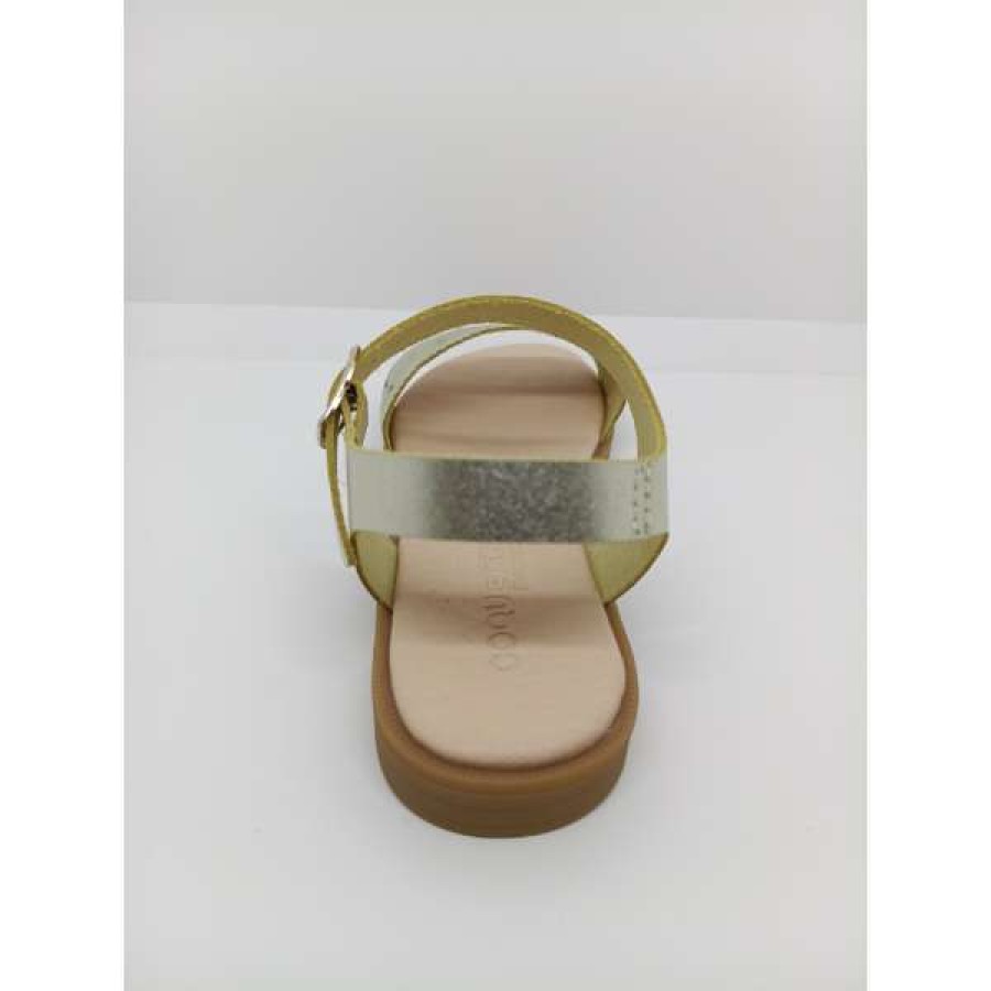 Sandalia Piel Champagne Aros Hebilla. Coquette. - Imagen 3