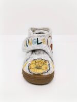 Zapatilla Casa Felpa Arena León Velcro Respetuosa. Zapy
