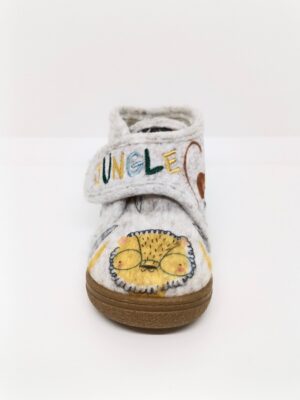 Zapatilla Casa Felpa Arena León Velcro Respetuosa. Zapy