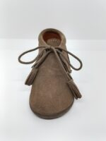 Bota Serraje Taupe Flecos Cordón. Chuches.
