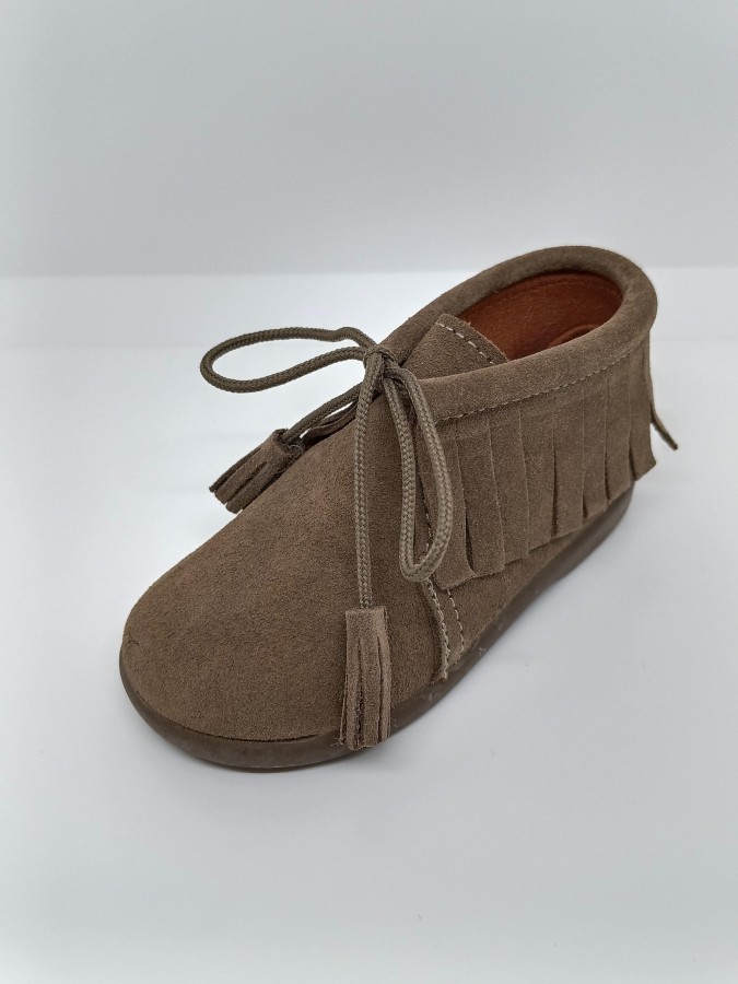 Bota Serraje Taupe Flecos Cordón. Chuches. - Imagen 5